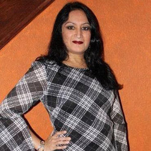 Meet your Posher, Samina